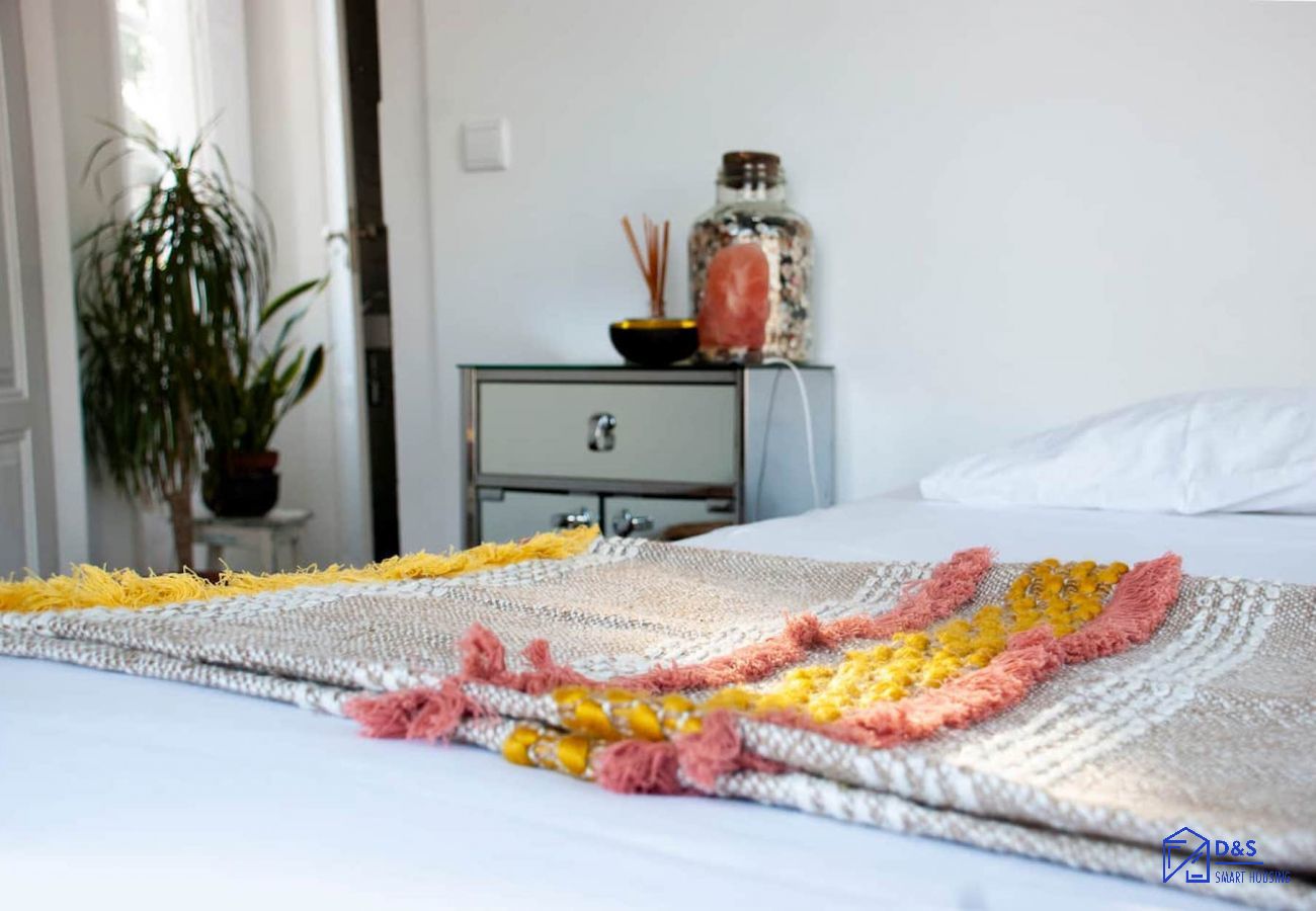 Casa em Porto - Light & Airy Historic Centre House with Balconies