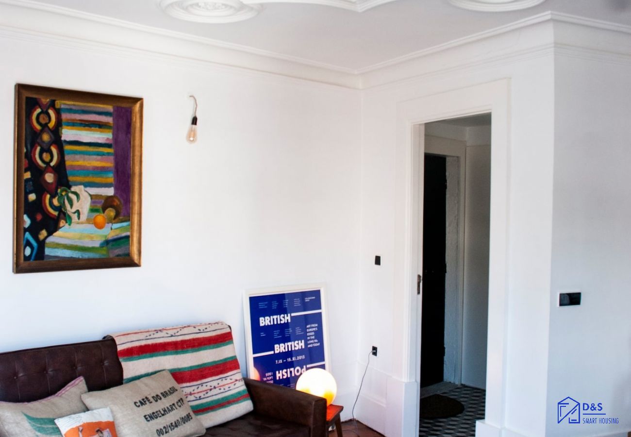 House in Porto - Light & Airy Historic Centre House with Balconies