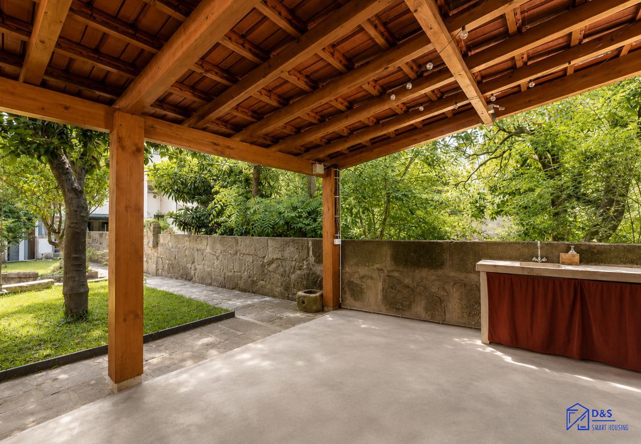 Apartment in Porto - Alegria Duplex Garden
