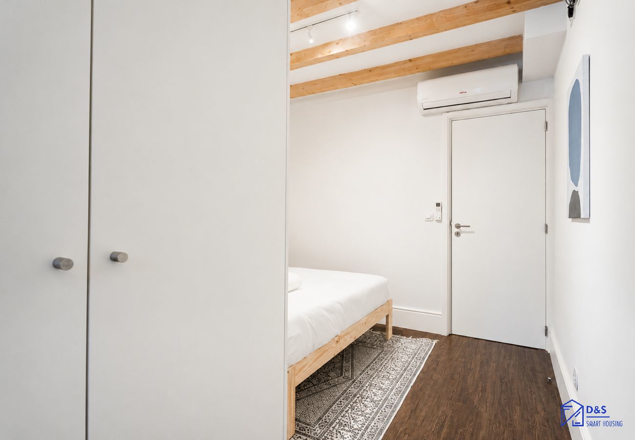 Apartment in Porto - Alegria Duplex Garden