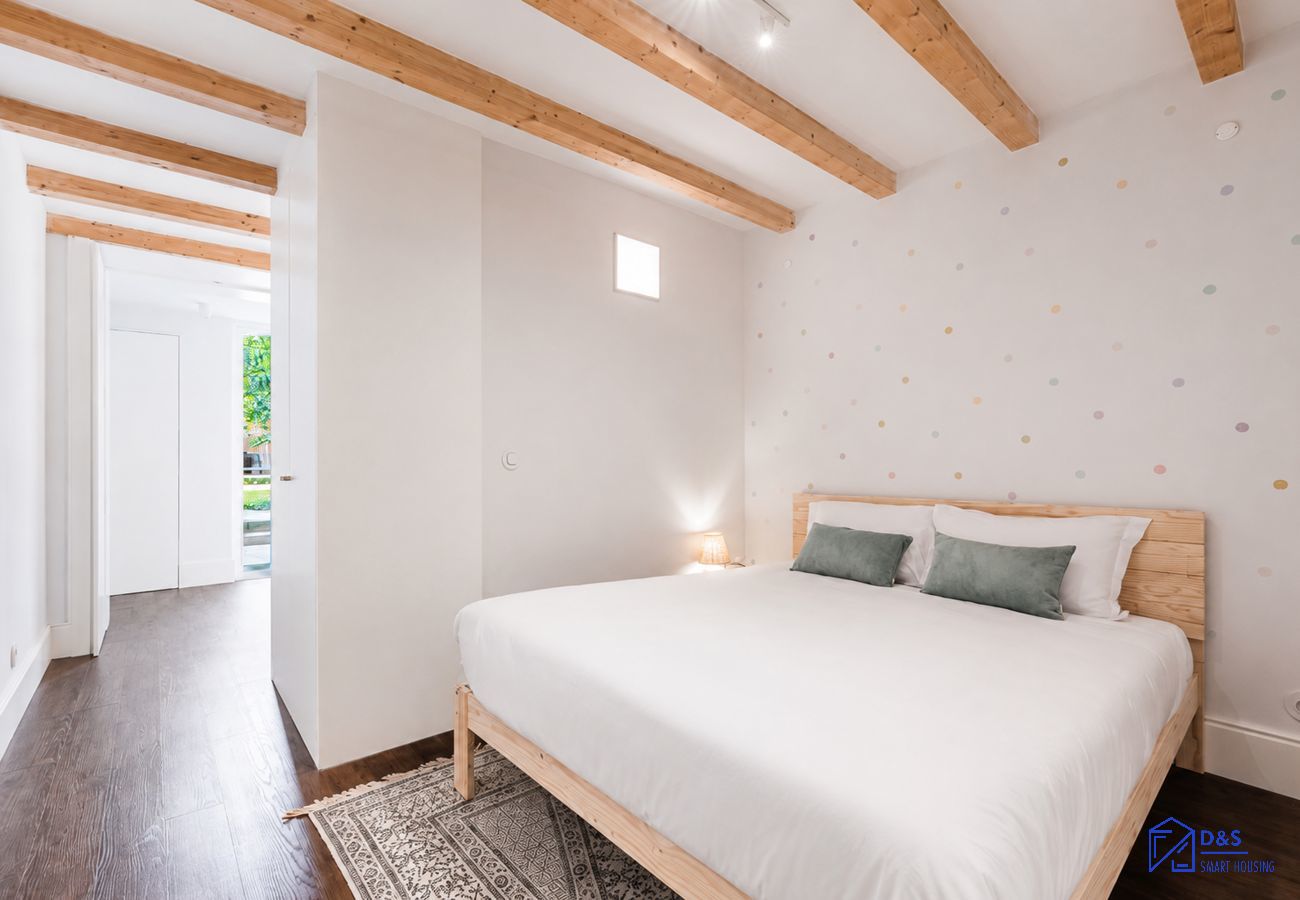 Apartment in Porto - Alegria Duplex Garden