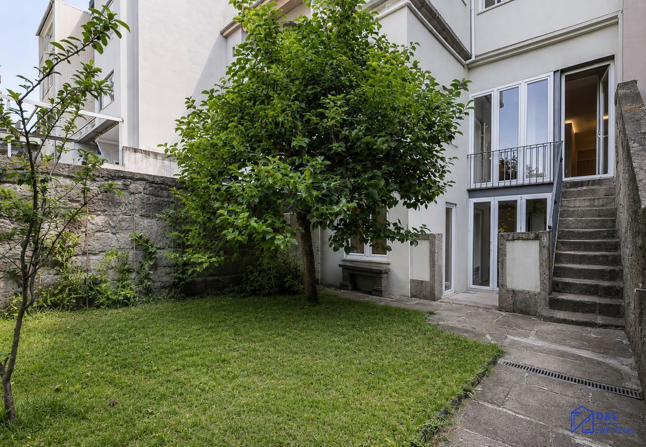 Apartment in Porto - Alegria Duplex Garden