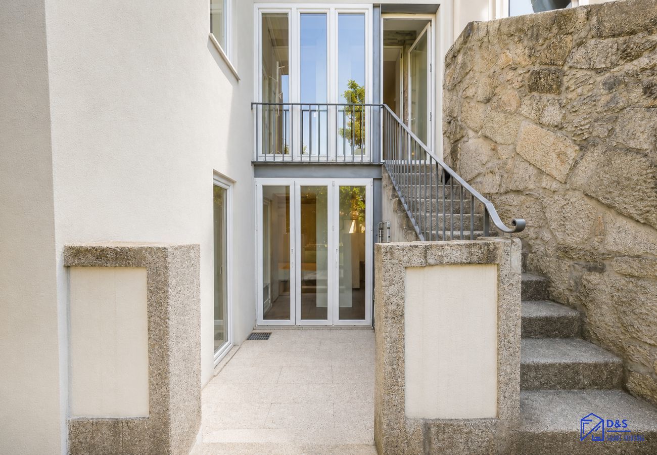 Apartment in Porto - Alegria Duplex Garden