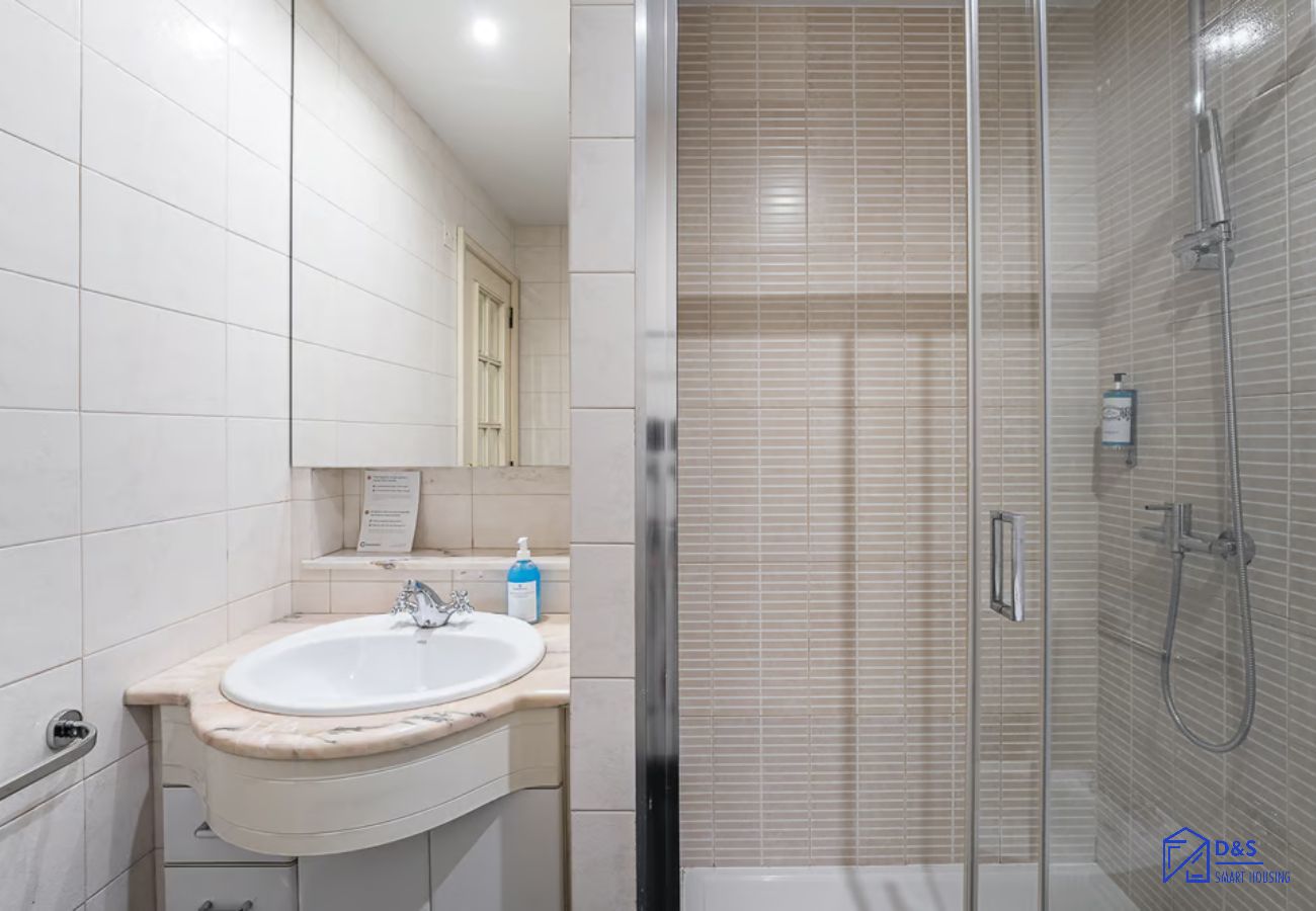 Rent by room in Porto - Office Residence 5