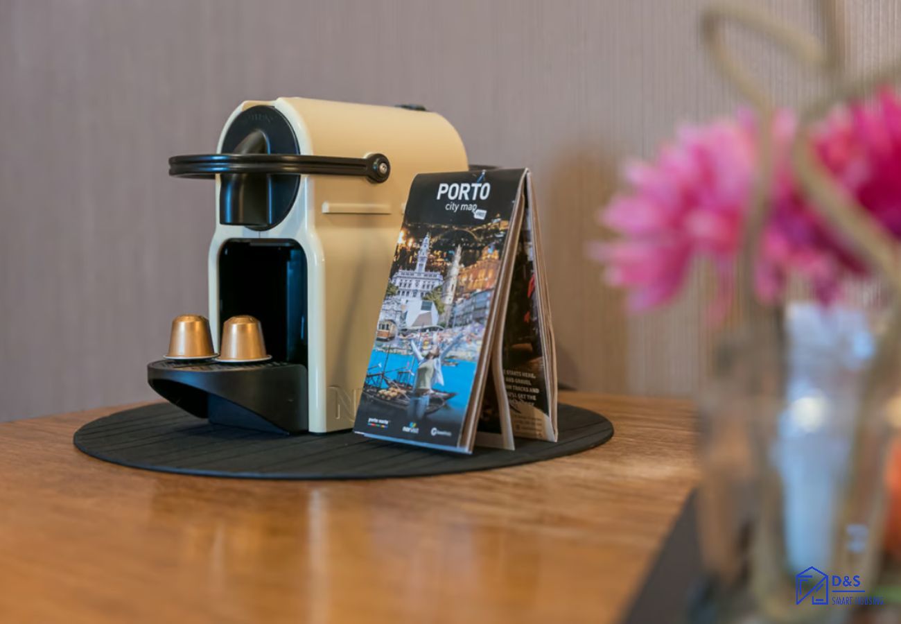 Rent by room in Porto - Office Residence 6