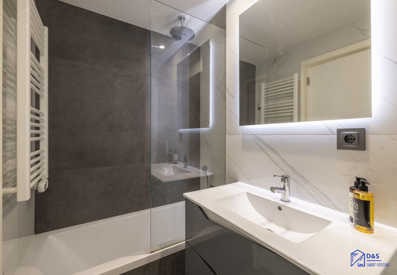 Apartment in Porto - D&S – Foz Riverside Apartment