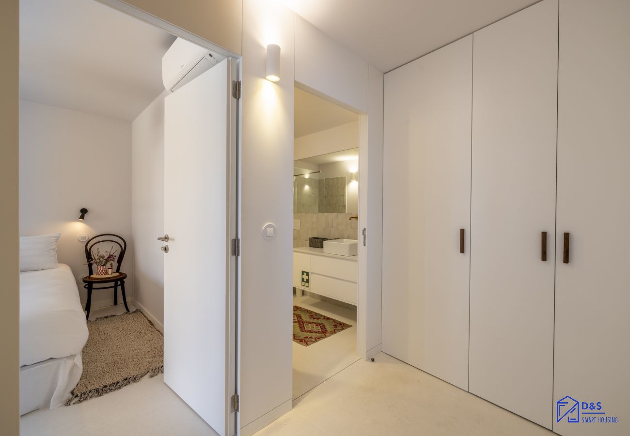 Studio in Porto - D&S - Foz Riverside Apartment II